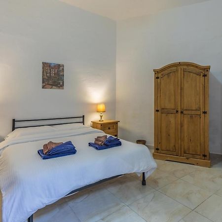 Bormla - Comfortable Two Bedroom Apartment Cospicua Dış mekan fotoğraf