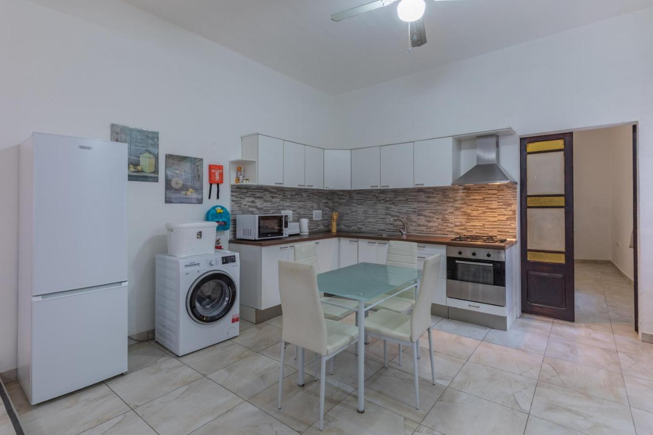 Bormla - Comfortable Two Bedroom Apartment Cospicua Dış mekan fotoğraf